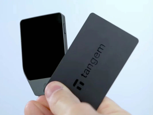 Tangem vs Trezor Safe 7
